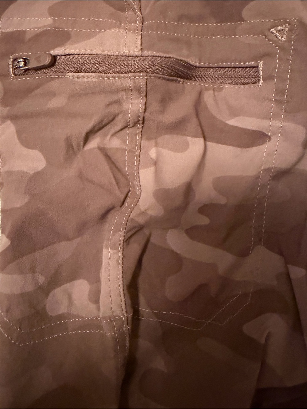 Eddie Bauer First Ascent Camo Hiking Cargo Shorts Women's 16 Stretch UPF - Picture 14 of 14